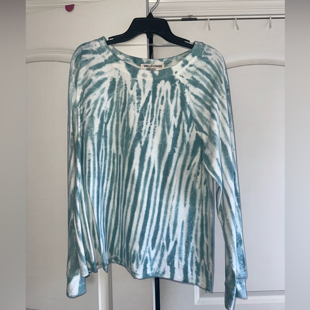 pullover/long sleeve tie dye shirt